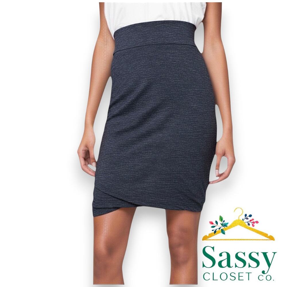 ✨ LULULEMON Boulevard Bliss Ruched Skirt 10 Navy Blue Seamless Stretch EUC 💙